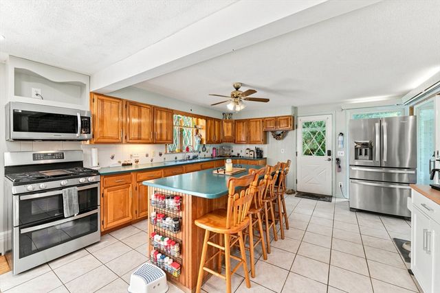 109 Providence St, Uxbridge, MA 01569