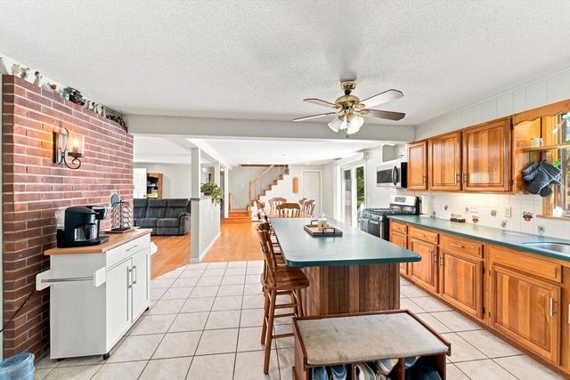 109 Providence St, Uxbridge, MA 01569