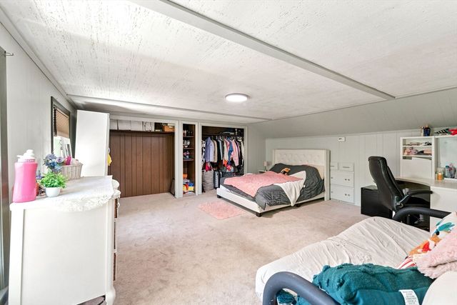 109 Providence St, Uxbridge, MA 01569