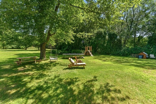 109 Providence St, Uxbridge, MA 01569