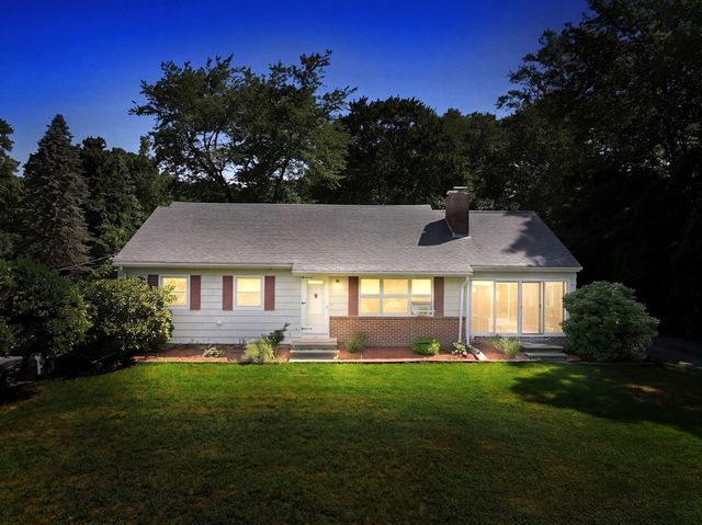 109 Providence St, Uxbridge, MA 01569