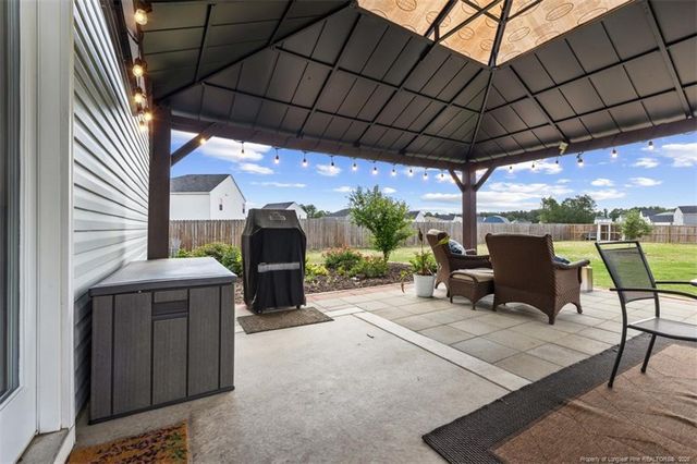 192 Walters Run Drive, Raeford, NC 28376