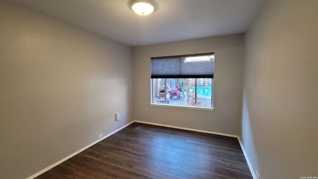 133 Parland Pl Apt 4, San Antonio, TX 78209