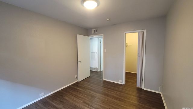 133 Parland Pl Apt 4, San Antonio, TX 78209