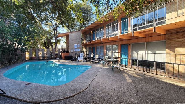 133 Parland Pl Apt 4, San Antonio, TX 78209