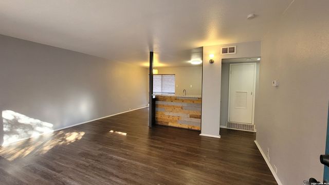 133 Parland Pl Apt 4, San Antonio, TX 78209