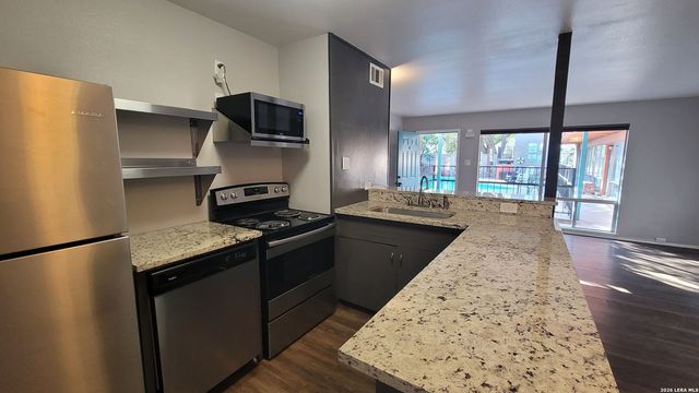 133 Parland Pl Apt 4, San Antonio, TX 78209