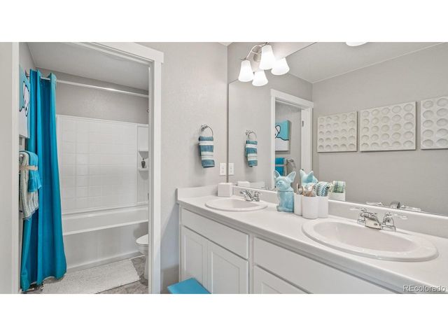 1412 Sunrise Hill Dr, Berthoud, CO 80513