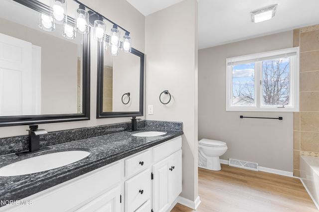 5310 Turnberry Lane, Sylvania, OH 43560