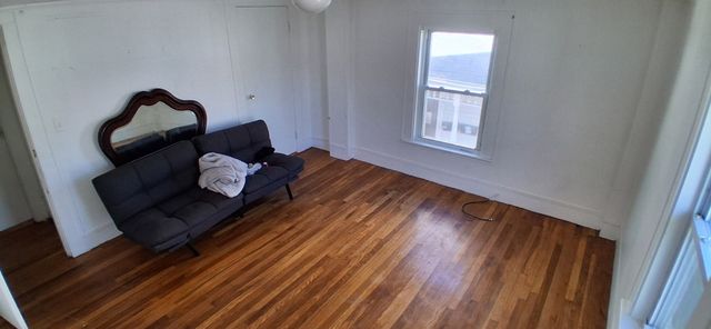 8-10 Highland St, Waltham, MA 02453