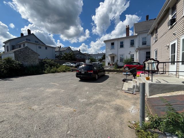 8-10 Highland St, Waltham, MA 02453