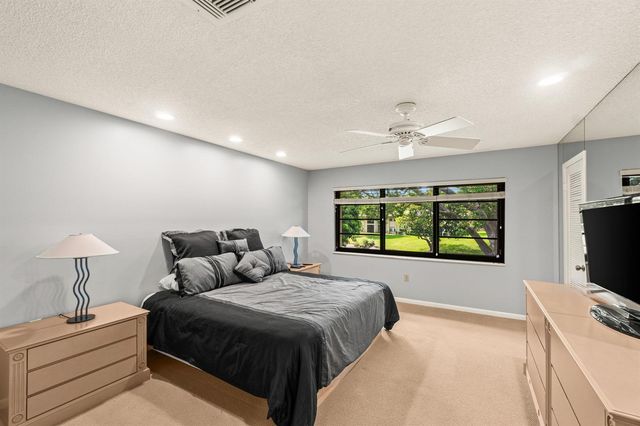 46 Stratford Lane W D, Boynton Beach, FL 33436