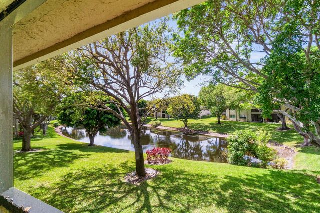 46 Stratford Lane W D, Boynton Beach, FL 33436