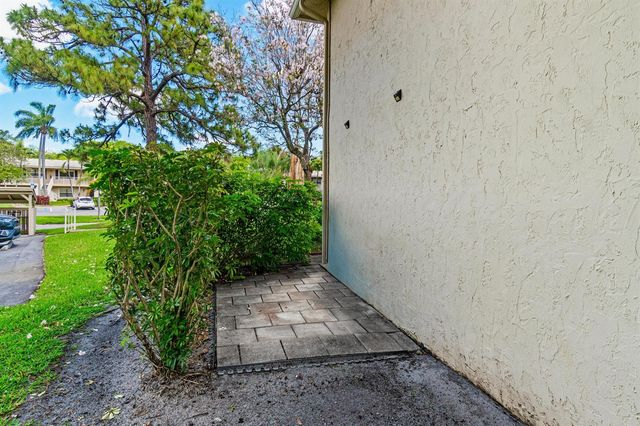 46 Stratford Lane W D, Boynton Beach, FL 33436