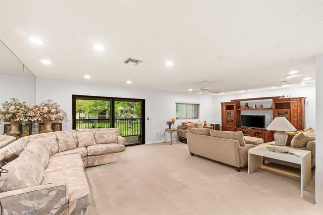 46 Stratford Lane W D, Boynton Beach, FL 33436