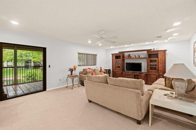 46 Stratford Lane W D, Boynton Beach, FL 33436