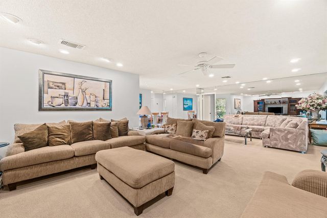 46 Stratford Lane W D, Boynton Beach, FL 33436