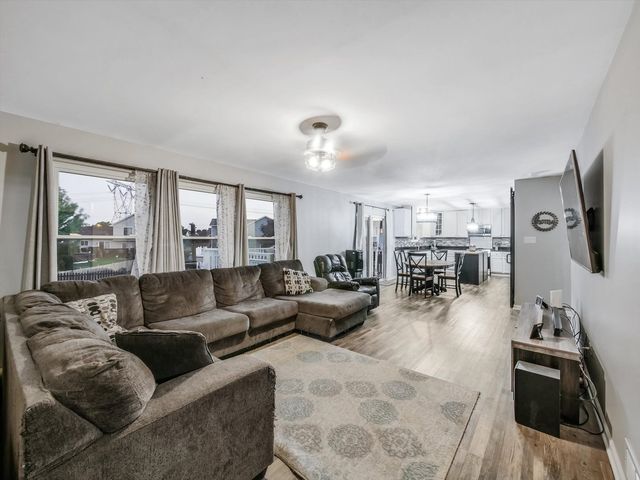 26210 W Bayberry Court, Channahon, IL 60410