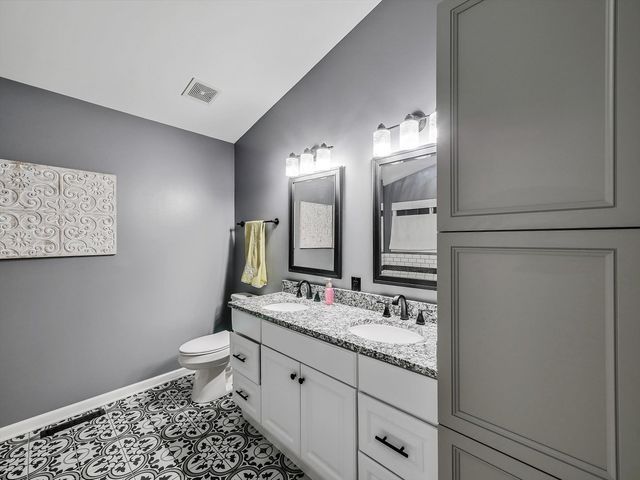 26210 W Bayberry Court, Channahon, IL 60410