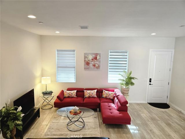 2600 Whispering Pines Drive, Running Springs, CA 92382