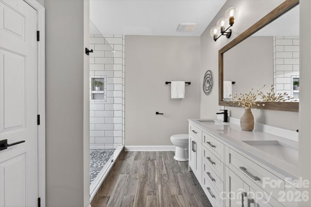 8900 Valewood Court, Charlotte, NC 28210