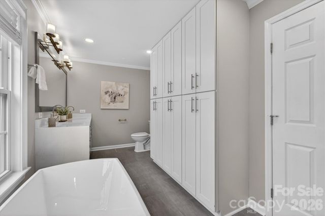 8900 Valewood Court, Charlotte, NC 28210