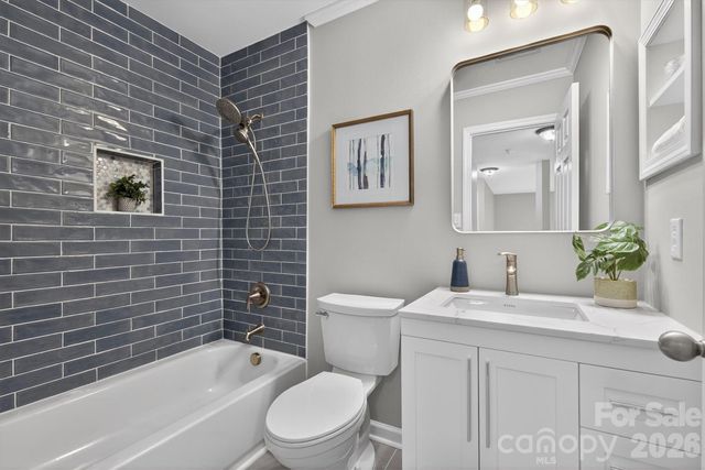 8900 Valewood Court, Charlotte, NC 28210