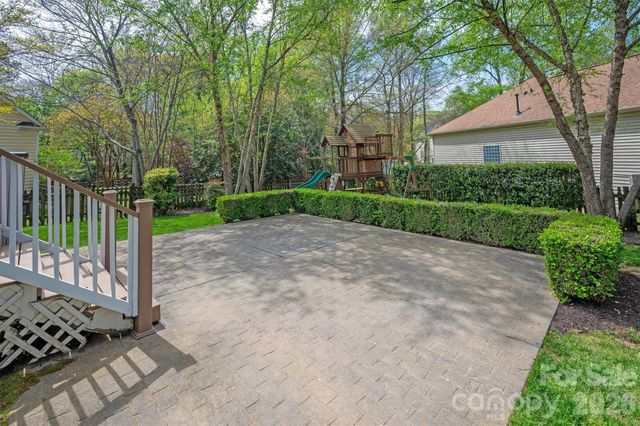 8900 Valewood Court, Charlotte, NC 28210