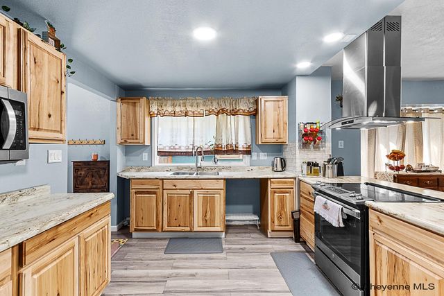 306 E PERSHING BLVD, Cheyenne, WY 82001