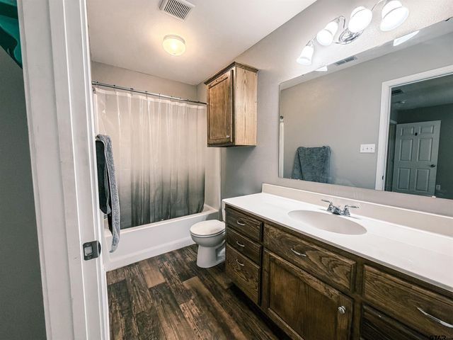 106 Westpark St, Pittsburg, TX 75686