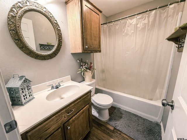 106 Westpark St, Pittsburg, TX 75686