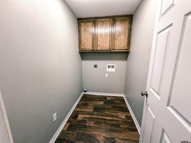 106 Westpark St, Pittsburg, TX 75686