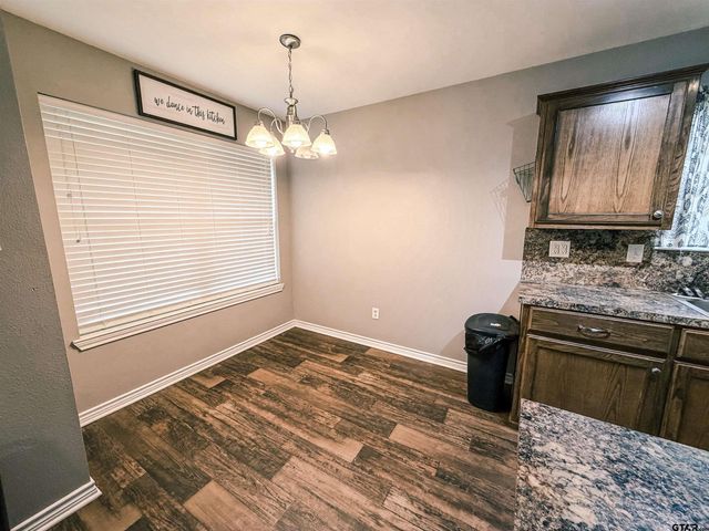 106 Westpark St, Pittsburg, TX 75686