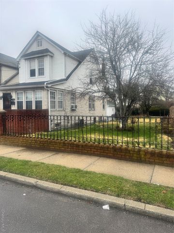 11731 192nd Street, Saint Albans, NY 11412