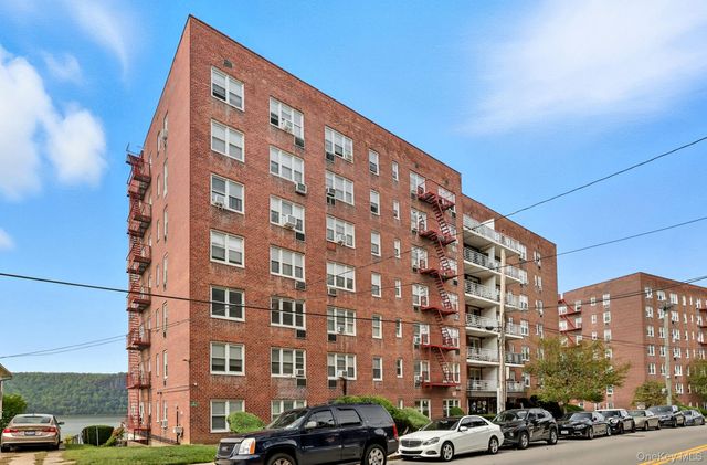 679 Warburton Avenue #8P, Yonkers, NY 10701