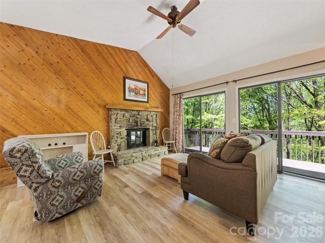 662 Locust Drive, Maggie Valley, NC 28751