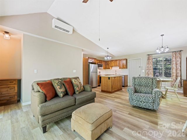 662 Locust Drive, Maggie Valley, NC 28751