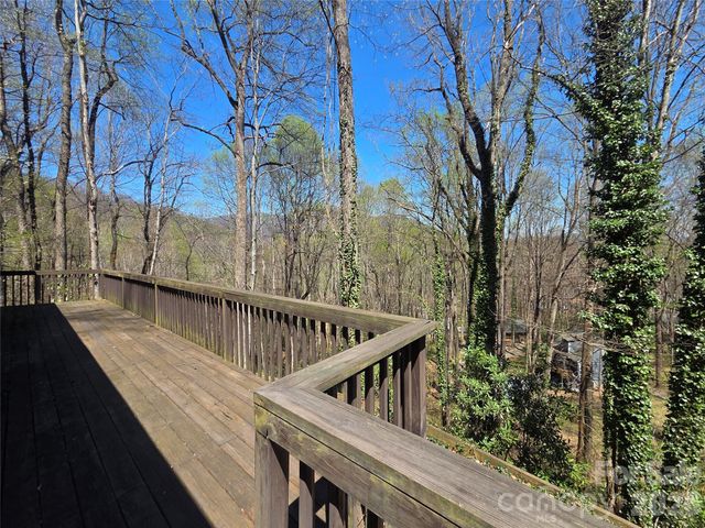 662 Locust Drive, Maggie Valley, NC 28751