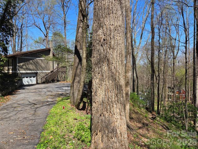 662 Locust Drive, Maggie Valley, NC 28751