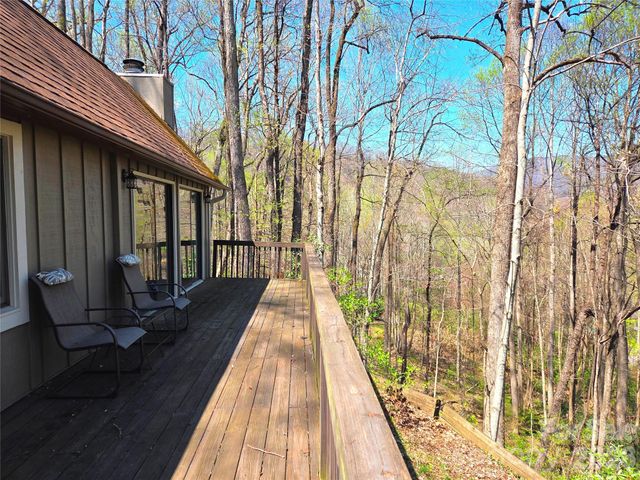662 Locust Drive, Maggie Valley, NC 28751