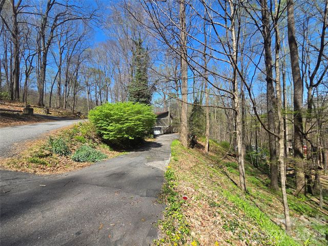 662 Locust Drive, Maggie Valley, NC 28751
