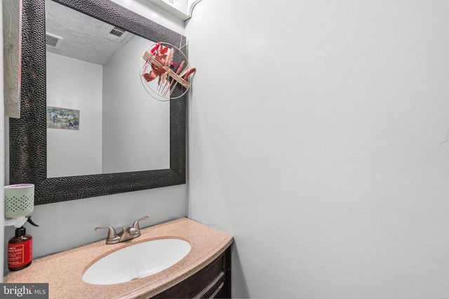 175 VILLA KNOLL CT, Sicklerville, NJ 08081