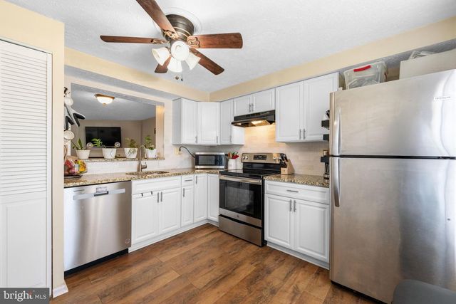 175 VILLA KNOLL CT, Sicklerville, NJ 08081