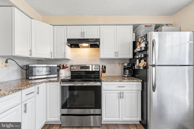 175 VILLA KNOLL CT, Sicklerville, NJ 08081