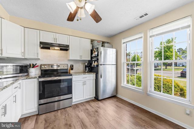 175 VILLA KNOLL CT, Sicklerville, NJ 08081