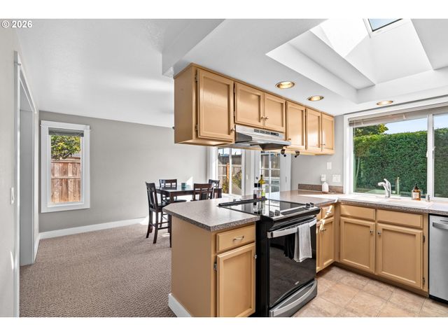 2788 CHAD Dr, Eugene, OR 97408