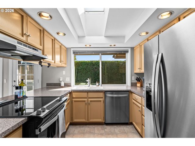 2788 CHAD Dr, Eugene, OR 97408