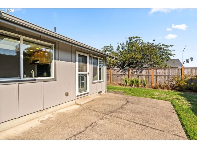 2788 CHAD Dr, Eugene, OR 97408