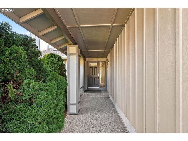 2788 CHAD Dr, Eugene, OR 97408