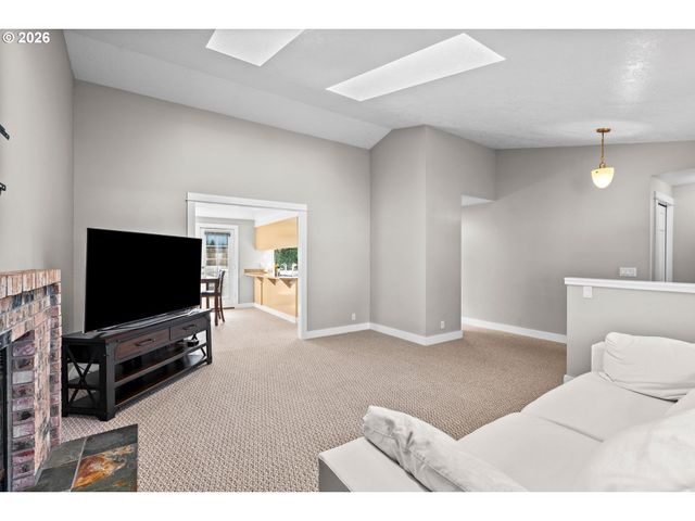2788 CHAD Dr, Eugene, OR 97408